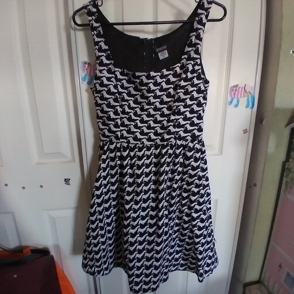 Retrolicious Dresses & Skirts - Motcloth Retrolicious Retrilicios Dress SZ M dachshunds Dogs Print Black Used